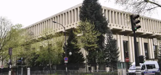 Здание посольства РФ в Париже на бульваре Ланн. Апрель 2022 года. AFP - BERTRAND GUAY