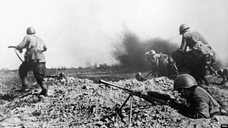 Атака штрафной роты, 1941 г. Фото: ТАСС