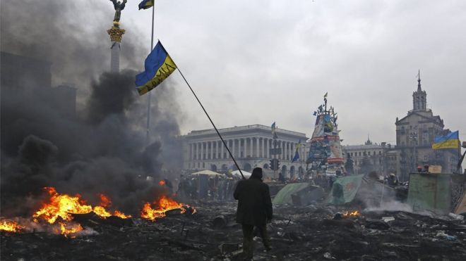 На киевском Майдане дело дошло до стрельбы и крови - хотя Виктор Янукович был несравнимо менее жестким правителем, чем Лукашенко