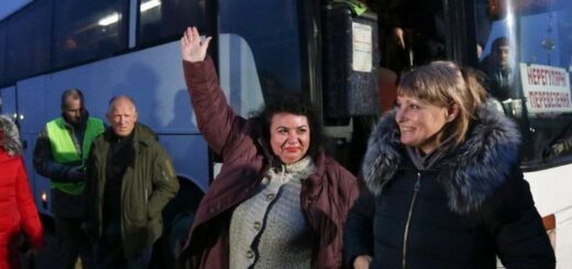 Наталья Карачор, учительница истории Украины во время освобождения из плена 29 декабря 2019 года. Фото: ALAMY