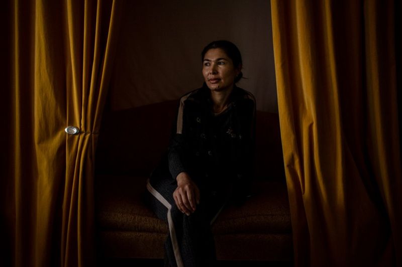 Турсунай Зиявудун - одна из десятков тысяч уйгурок, прошедших через китайские концлагеря, который китайские власти называют лагерями по перевоспитанию