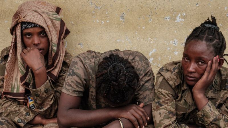AFP Підпис до фото, Полонені військові ефіопської армії у столиці регіону Тиграй, який з листопада 2020 року розпочав збройну боротьбу проти федерального уряду