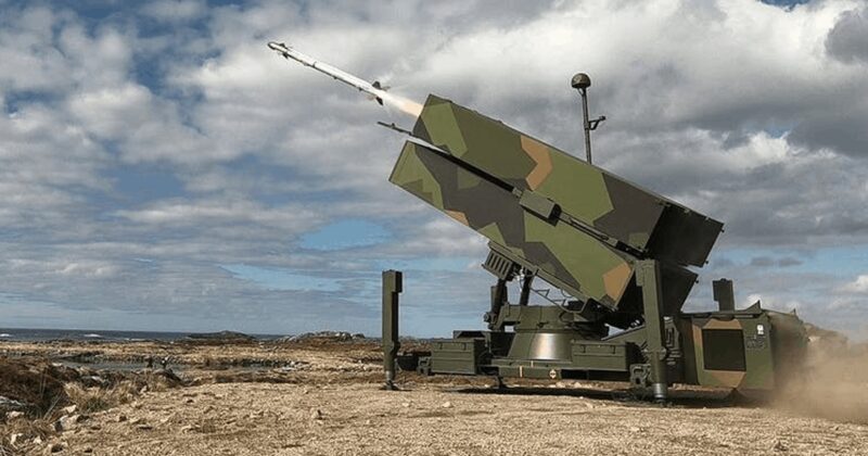 Украина получила зенитный ракетный комплекс NASAMS, который существенно усилит противовоздушную оборону.