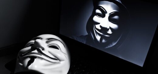 Кібервійна Росії проти України: хто з хакерів на боці України, а хто - проти