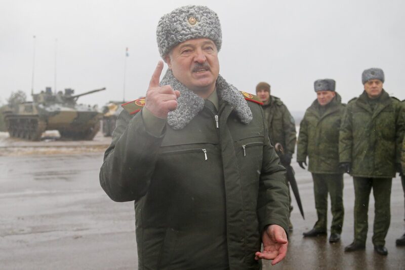 Рассматривают как потенциальных врагов. Как режим Лукашенко задерживает граждан Украины – и что им грозит