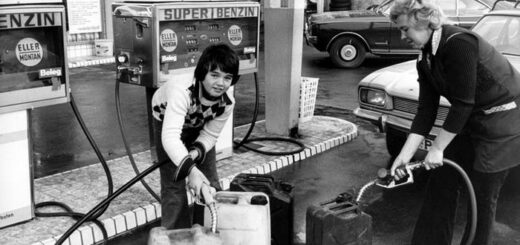 ФРГ, 7 ноября 1973 года: ажиотажный спрос на бензин из-за нефтяного эмбарго ОПЕК