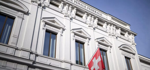Швейцарія поверне заблоковані у справі Магнітського гроші трьом російським громадянам, які звинувачуються в участі в одному з найгучніших шахрайств останніх років