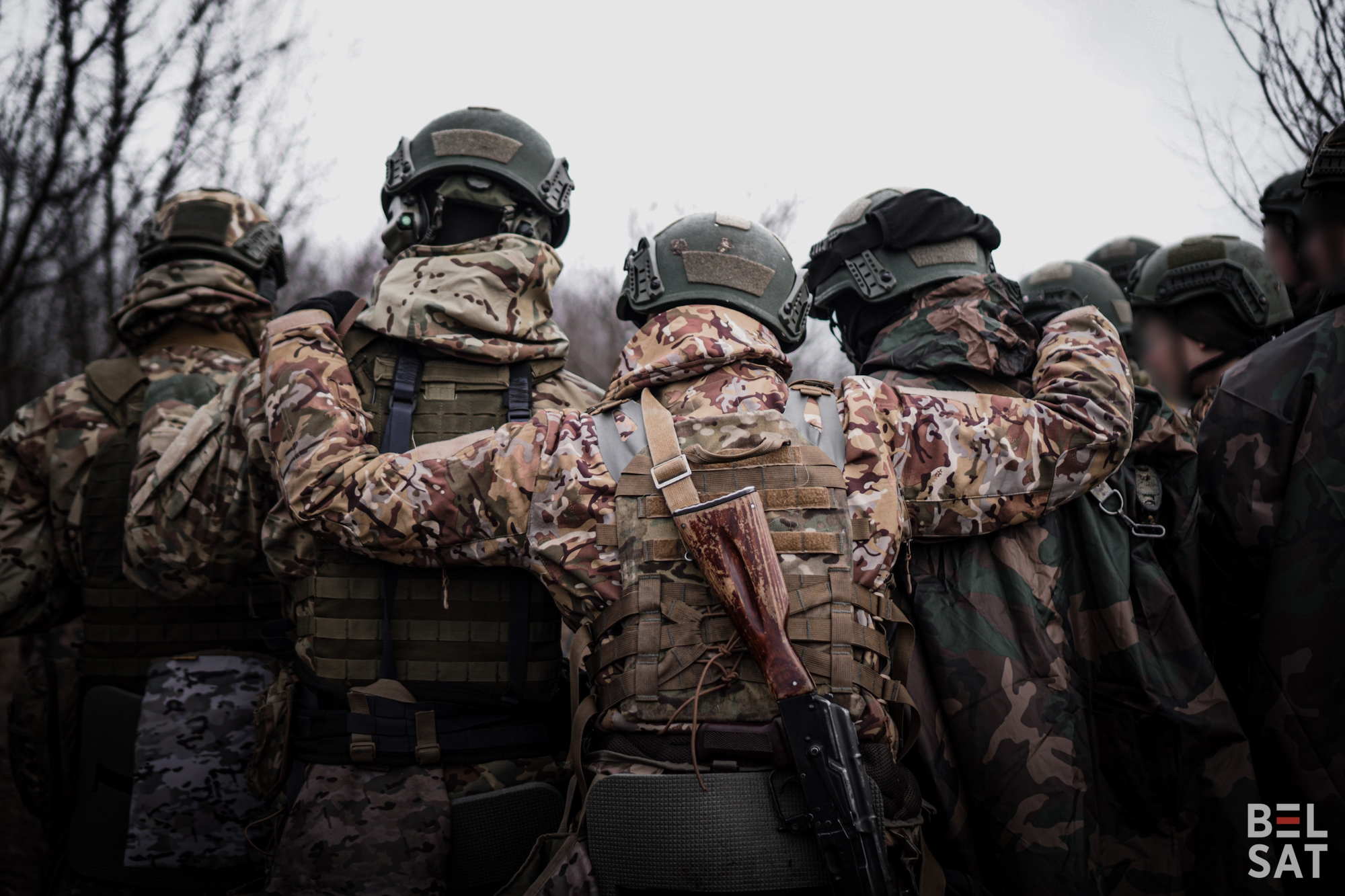 Бойцы учебной роты полка Кастуся Калиновского на занятиях по инженерному делу. Украина. Февраль 2023 года.
Фото: Белсат