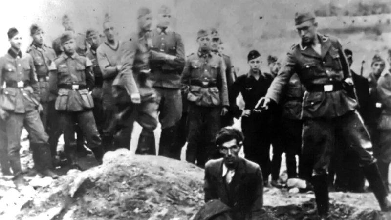 История одного из самых известных фото об ужасах Холокоста - «Последний еврей Винницы»