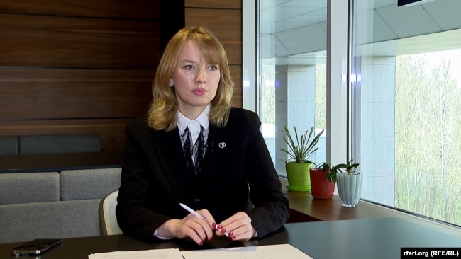 Олена Шуляк, народна депутатка України, голова партії «Слуга народу» під час інтерв'ю, квітень 2024 року
