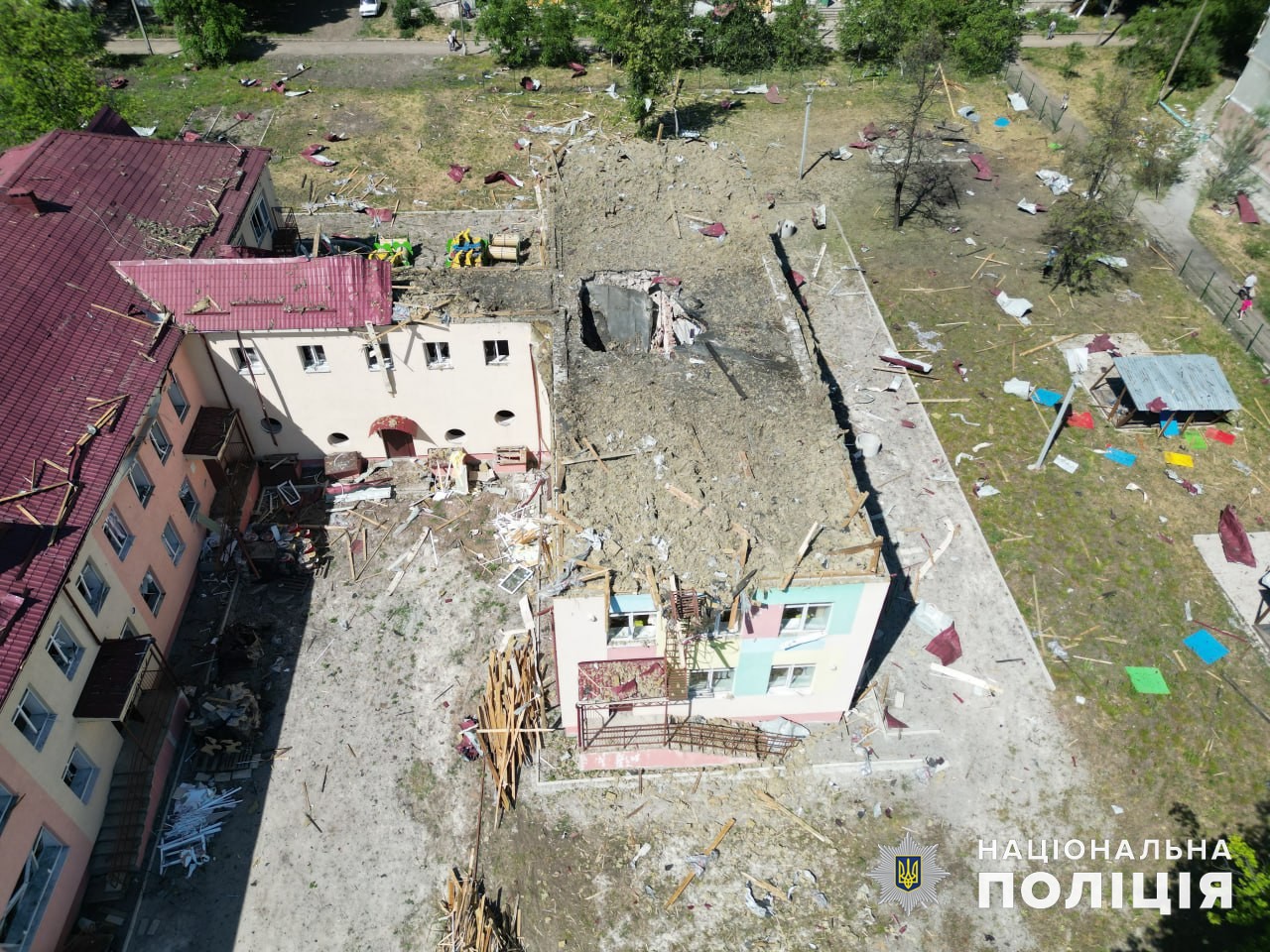 Російські загарбники скинули дві авіабомби «УМПБ Д-30 СМ» на дитячий садок у Мирнограді