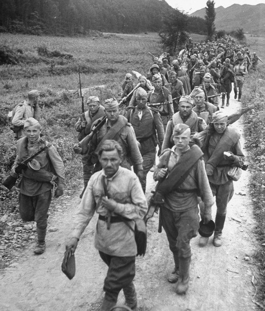 Радянські солдати в Кореї після Маньчжурської операції, жовтень 1945 року