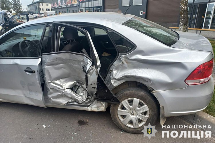 Двоє людей загинули, троє травмовано – поліцейські встановлюють обставини трьох ДТП на Тернопільщині