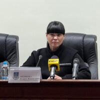 Схоже, що прокуратуру вразив пенсіонний вірус: виявилось, що 42-річна очільниця Черкаської облпрокуратури тільки пенсії отримує 785 000 на рік, і вона така не одна