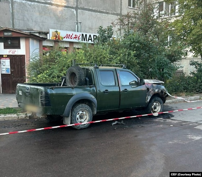 Спалене трьома підлітками в Миколаєві військове авто