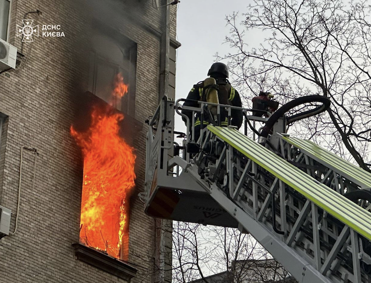 Падіння уламків у Печерському районі 