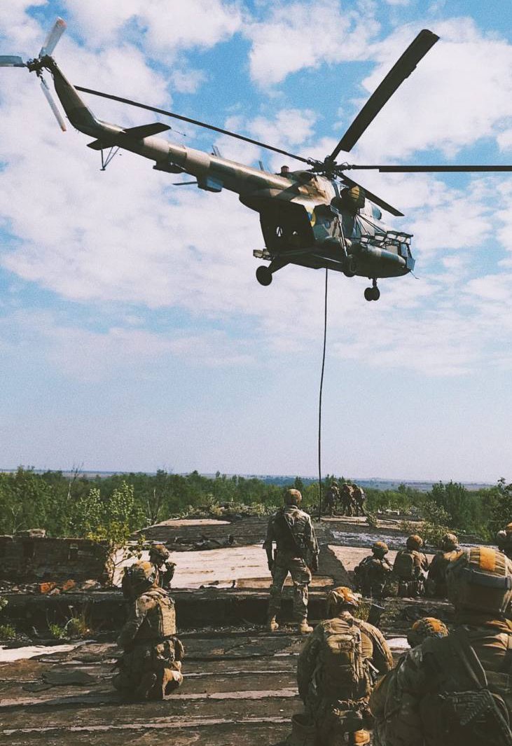 Фото с тренировки батальона «Азов» на полигоне под Бердянском в Запорожской области до полномасштабного вторжения России в Украину. Фото из личного архива «Скромного»