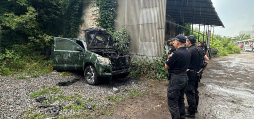 Спалена в Києві військова автівка. Фото: Дарʼя Писаренко