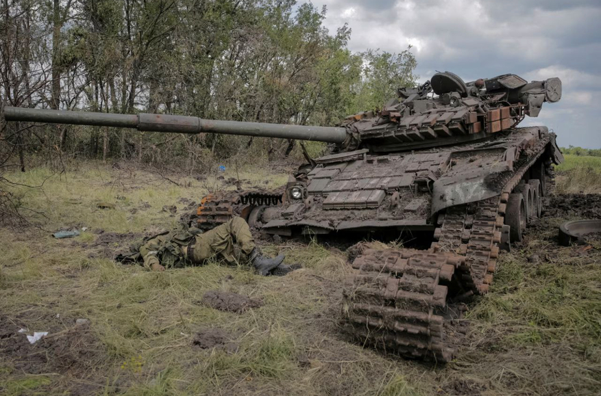 Результати третього року війни в Україні в цифрах: наступ російських загарбників на 50 км за ціною 100 тис. убитих