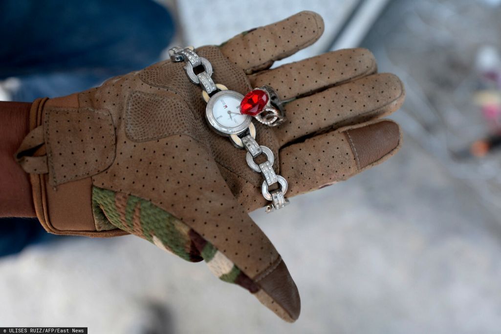 Часы, найденные на ранчо Изагирре. Мексика, 5 марта 2025 года. Фото: Ulises Ruiz / AFP / East News
