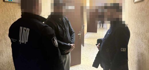 Двох правоохоронці на Прикарпатті збували наркотики під «прикриттям»