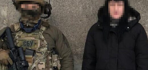 СБУ затримала експосадовицю суду, яка працювала на окупантів та допомагала рашистам наступати на Покровськ