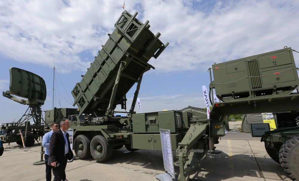 Американський зенітно-ракетний комплекс Patriot на оборонній та аерокосмічній виставці у Бухаресті, Румунія, 22 травня 2024 р.