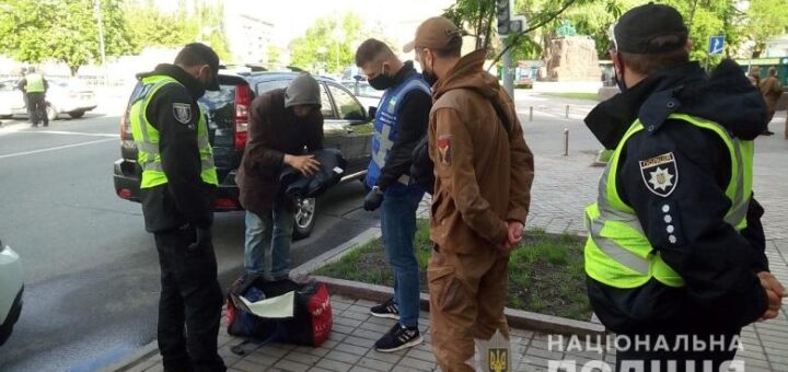 Як громадянам взаємодіяти з поліцією під час війни та які права вона має