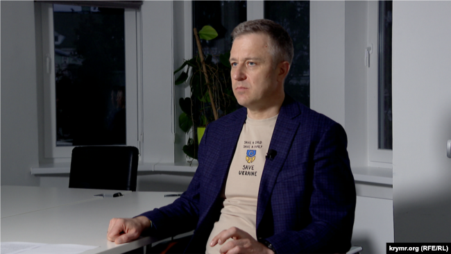 Київ. Офіс організації Save Ukraine. Засновник організації Микола Кулеба