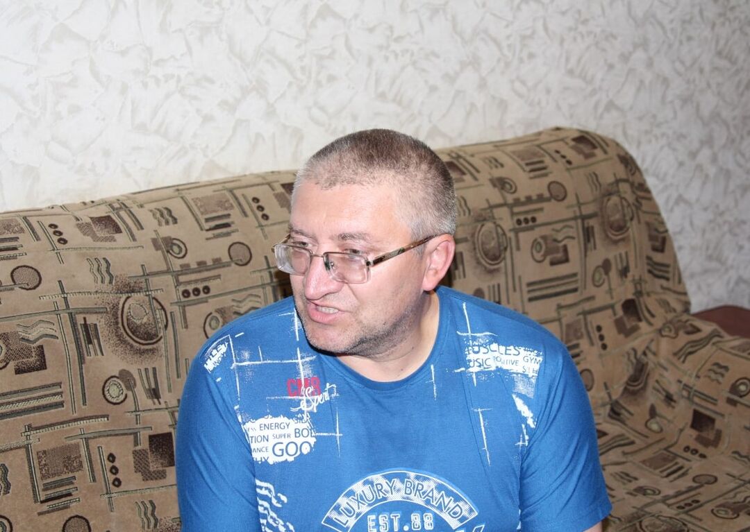 Віталій Чернов, директор Борівської школи © Оксана Комарова [Куп’янськ катівня ІВС] Vitalii Chernov, School Principal of Borivska School © Oksana Komarova Виталий Чернов, директор Боровской школы © Оксана Комарова