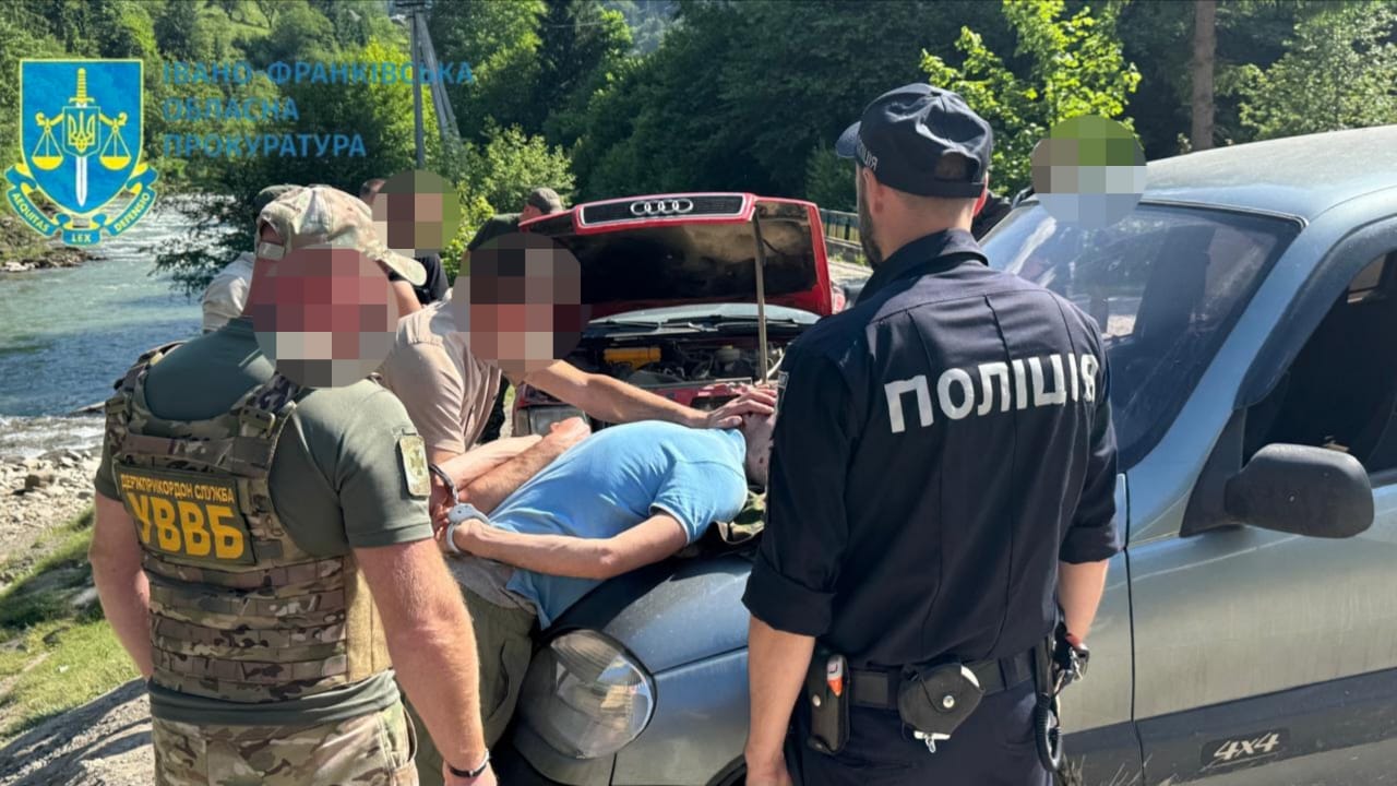 На Прикарпатті "провідник" за $6 тис. показав ухилянту "шлях до Румунії", але сам тепер сидітиме