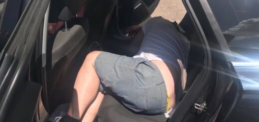 У Львові п'яний водій врізався в гараж і заснув на задньому сидінні