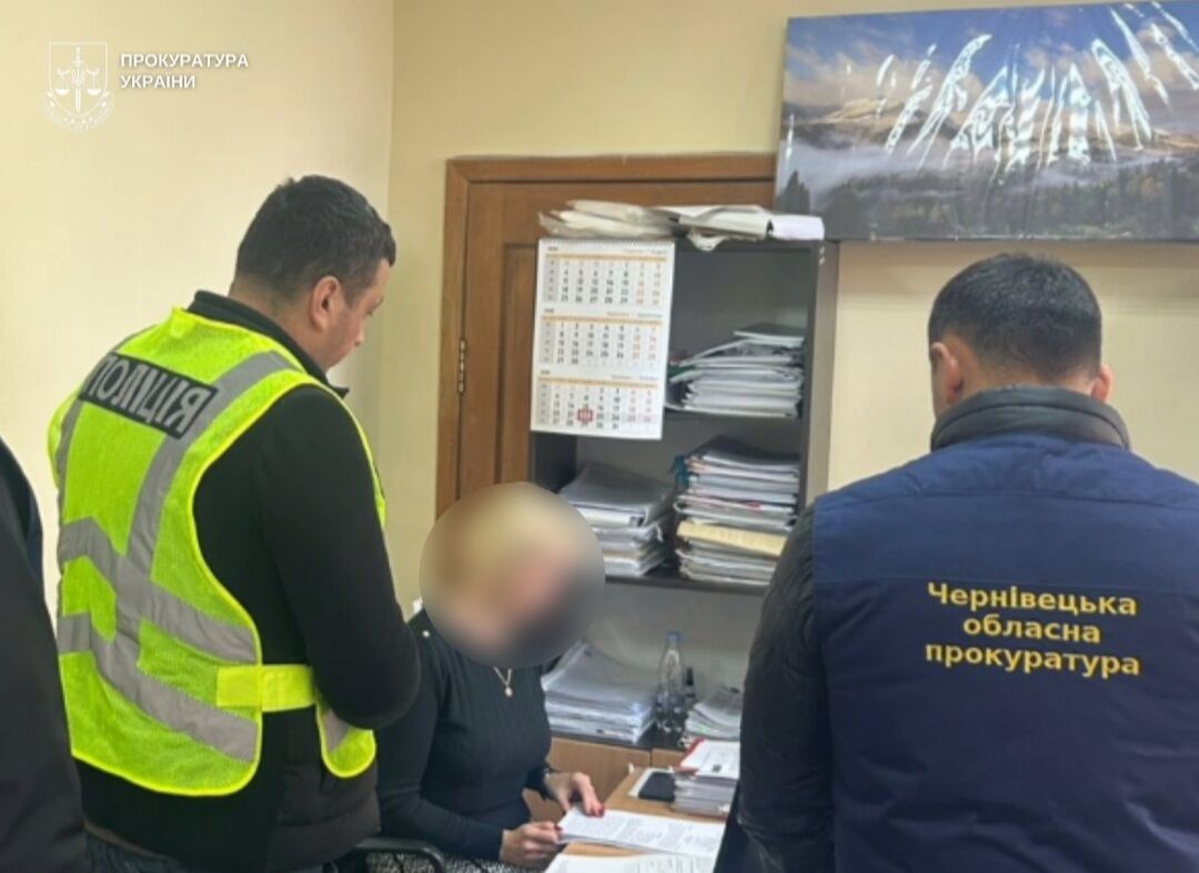 На Буковині дехто вирішили, що економія бюджетних коштів — це для слабаків.