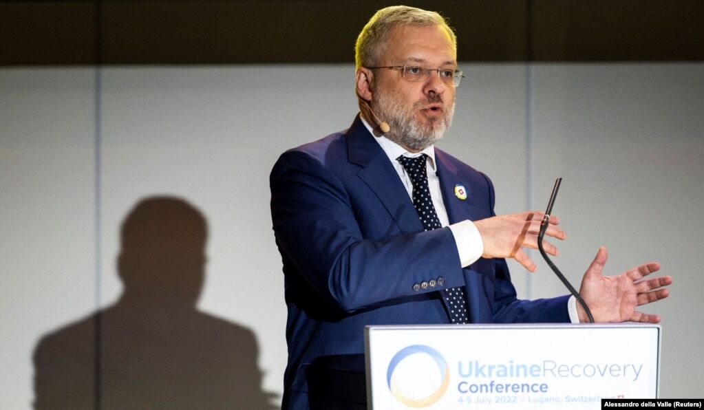 Тодішній міністр енергетики України Герман Галущенко під час виступу на Конференції з питань відновлення України. Лугано, Швейцарія, 4 липня 2022 року. Зараз його звинувачують у тіньових оборудках