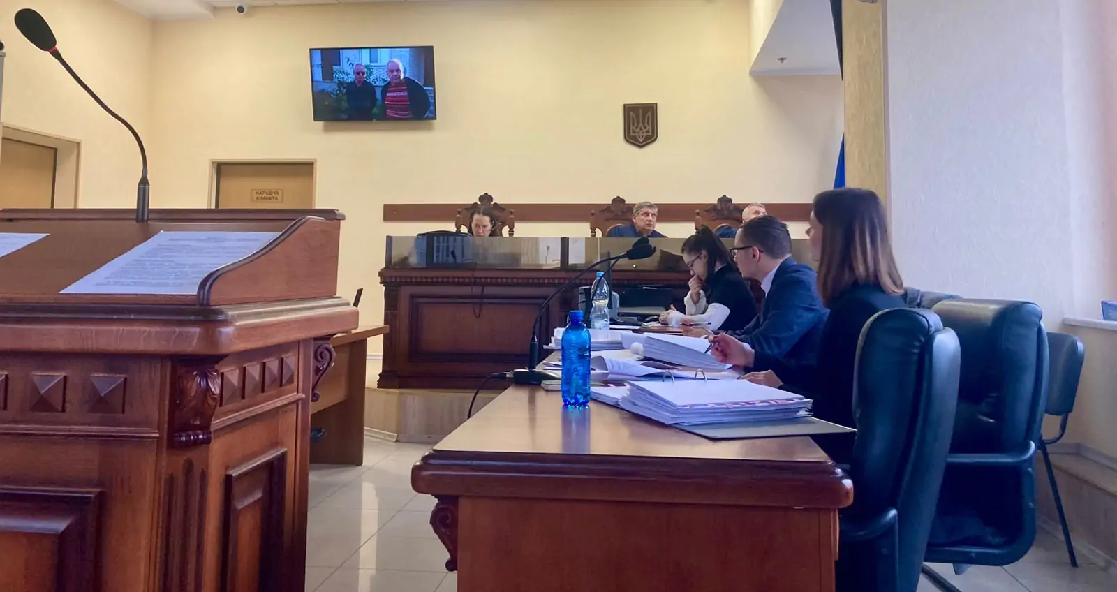 Перегляд відео слідчого експерименту під час засідання 31 жовтня 2025. Фото: Watchers