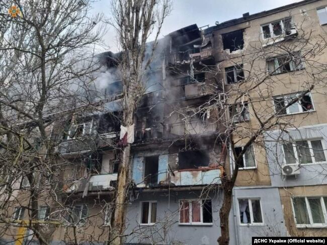 Російська армія вдарила по житловому будинку Миколаєва. 7 березня 2022 року