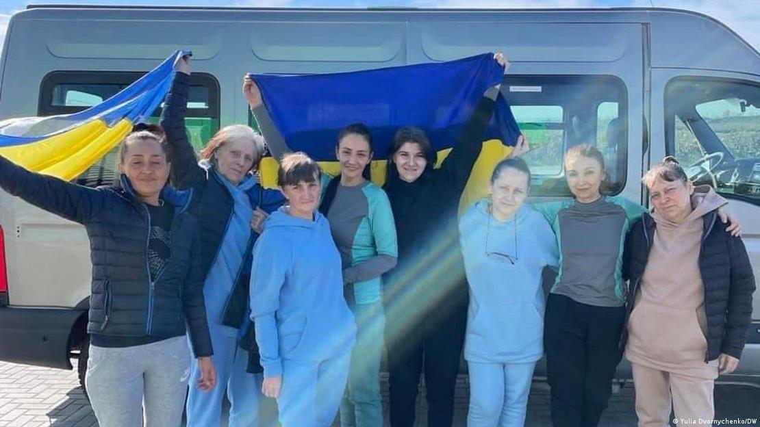 Звільнені з російського полону жінки (жовтень 2022 року)
