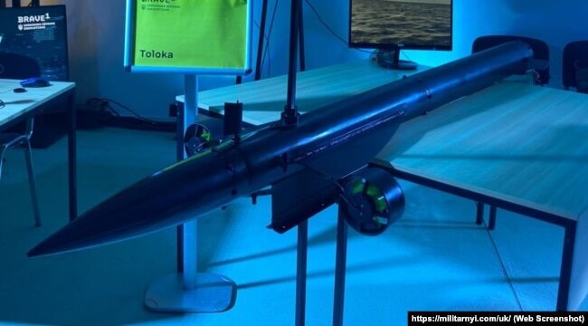 Напівпідводний дрон-камікадзе «Толока», яким можна знищувати міни у воді