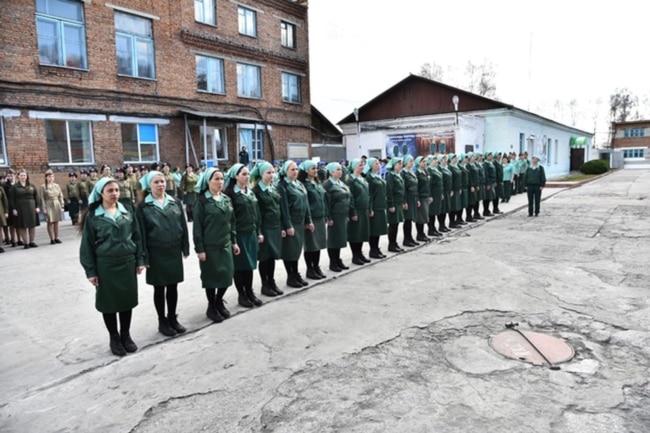 «Жіноча ВК-2 у Ленінградській області, Ульяновка. За даними правозахисників, у перші роки війни в Україні тут контракт підписали близько 50 засуджених російських жінок