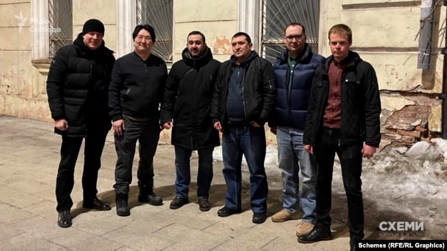Фото Бадми з перших днів повномасштабного вторгнення з лікарями з групи «Друзі медицини Донбасу»
