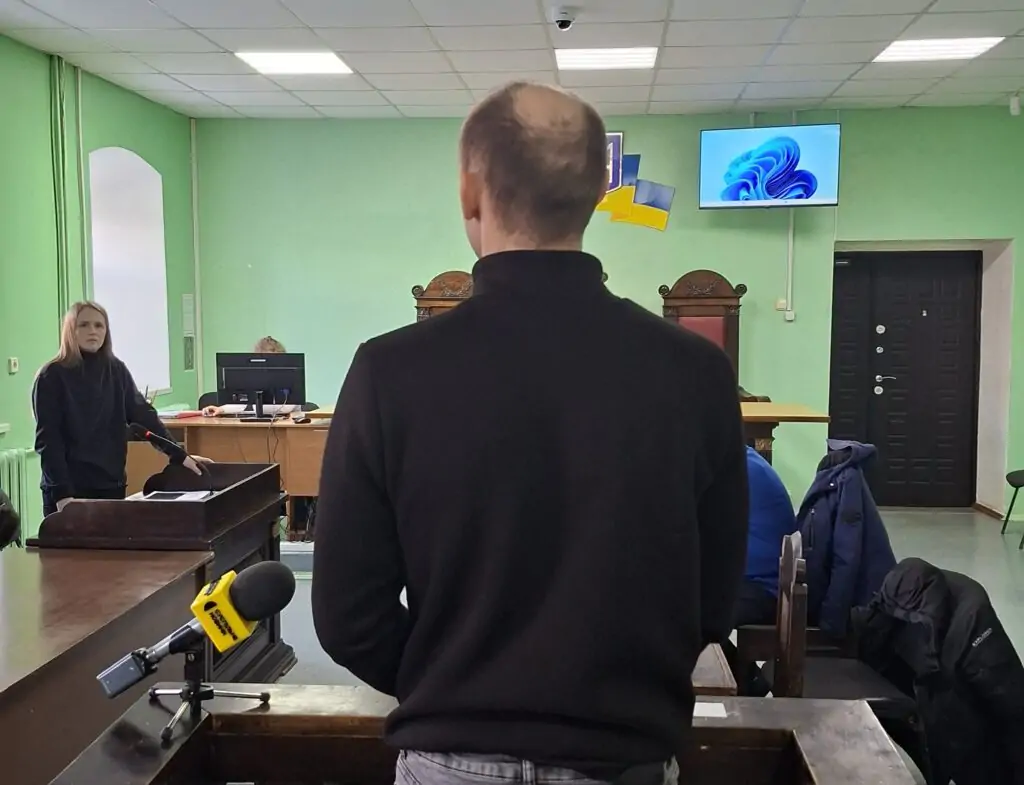 Потерпілий Олександр. Чоловік просить не показувати його обличчя. Фото: Наталії Найдюк для Watchers