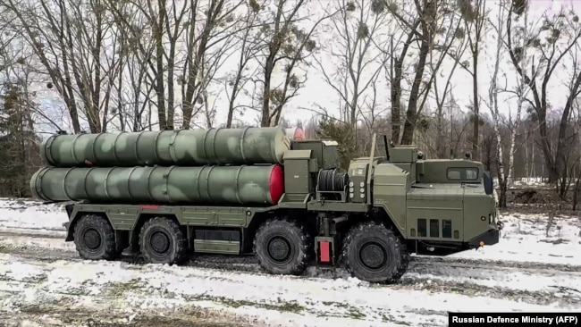 Російські комплекси С-400 можуть знищувати аеродинамічні цілі на відстані до 250 км