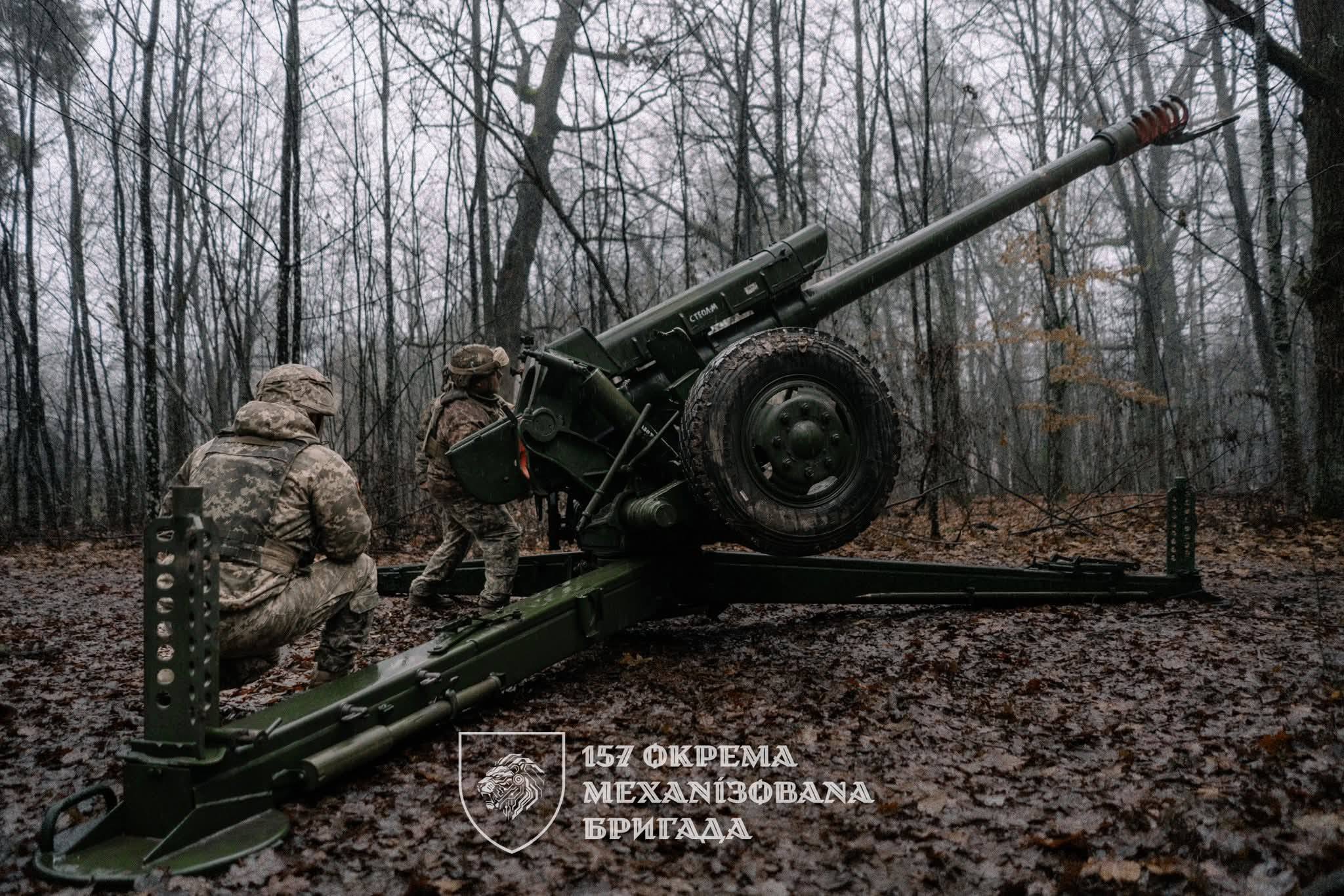 Працює артилерія 157 окремої механізованої бригади.