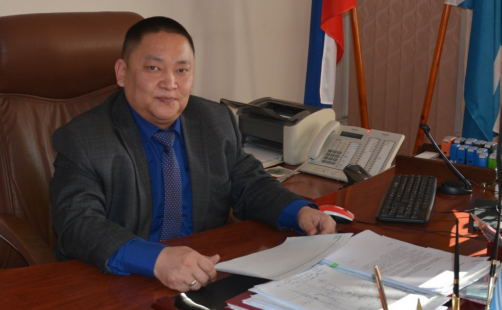 Артиш Сат, який очолював міністерство охорони здоров’я російської Республіки Тува, був направлений у 2022 році на Херсонщину для «усилення» окупаційної системи охорони здоров'я.