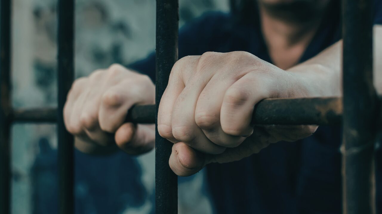 Статус інкомунікадо: як Росія використовує абсолютну ізоляцію для приховування воєнних злочинів