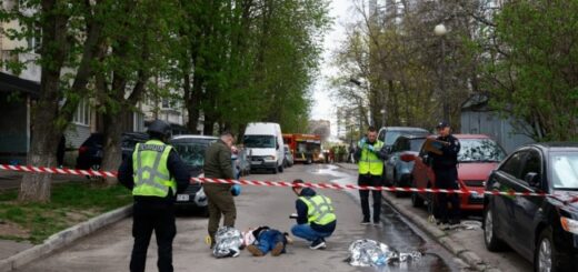 прибувши на місце, патрульні почули постріли