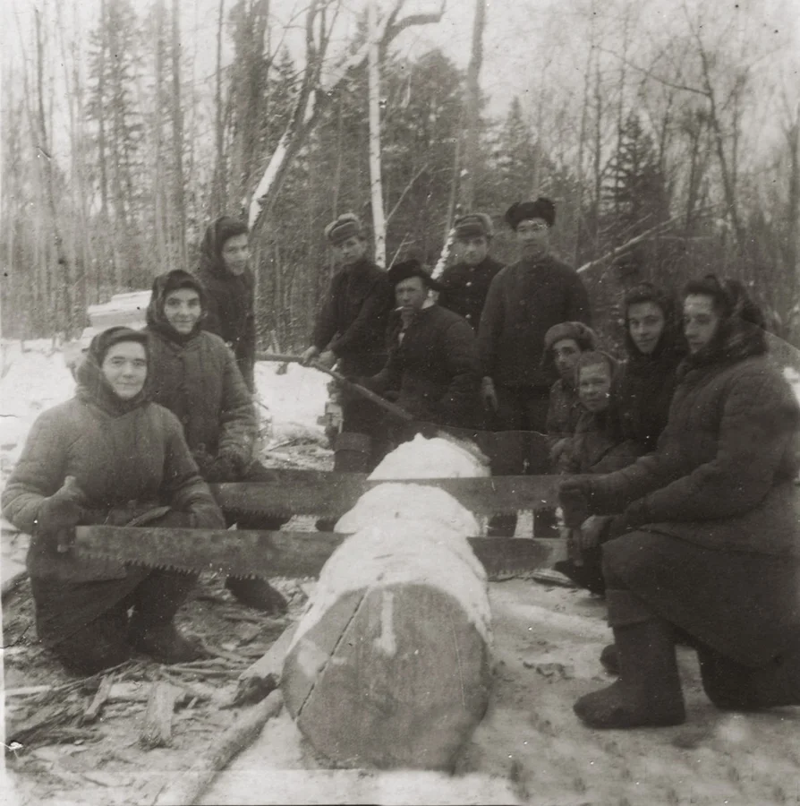 На засланні, 1950-ті роки