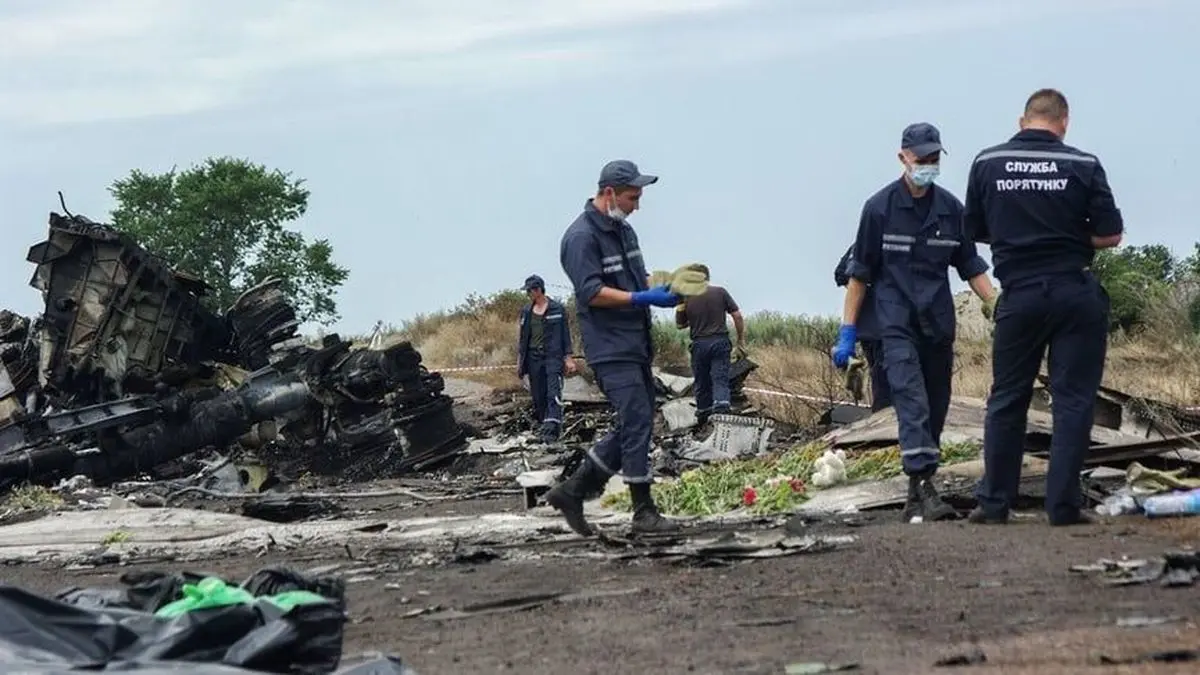 Робота рятувальників на місці падіння літака. Фото Міністерства внутрішніх справ України