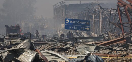«Вишневе 2.0»: коли єдина стабільність — це склади з БК посеред приватного сектору і снаряди, що летять на голови цивільним