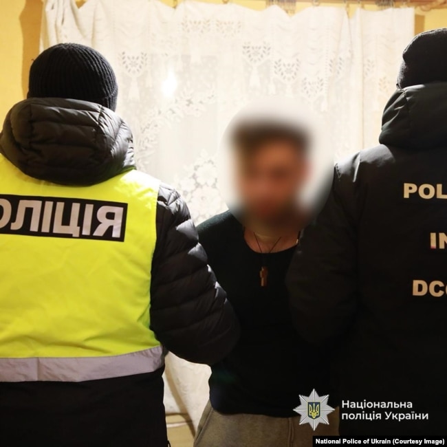 Кадри зі спільної операції молдовської та української поліції під назвою «Енігма 2.0»